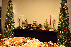 A COCKTAIL CHRISTMAS PARTY